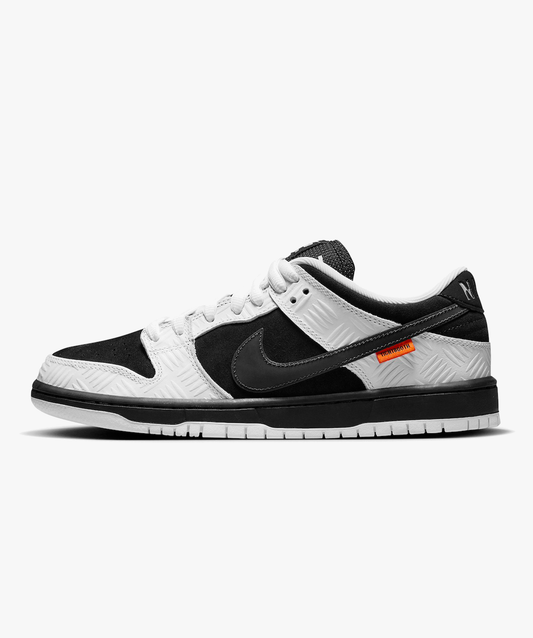 Nike SB Dunk Low Pro x TIGHTBOOTH 'Black and White' - Funky Insole