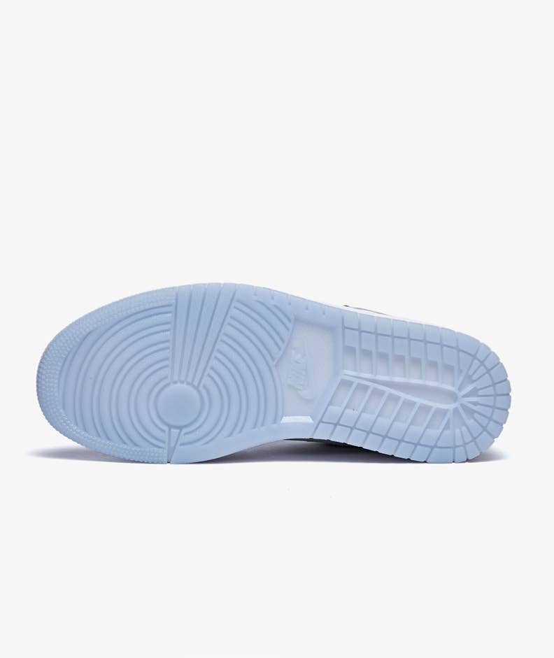 商品画像：Jordan 1 Low Wolf Grey (Womens) – Sneakhers Canada 3